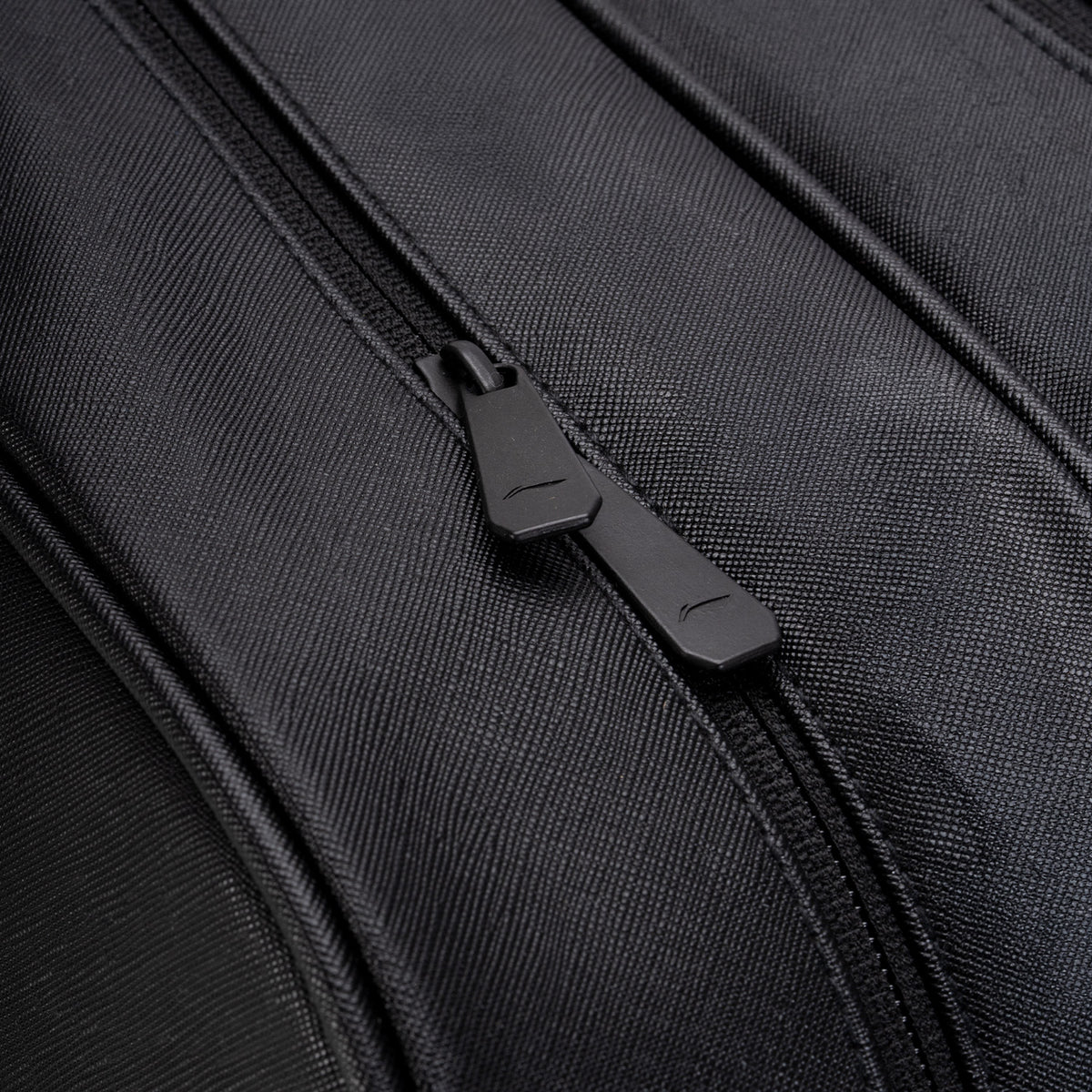 Noir Kit Bag